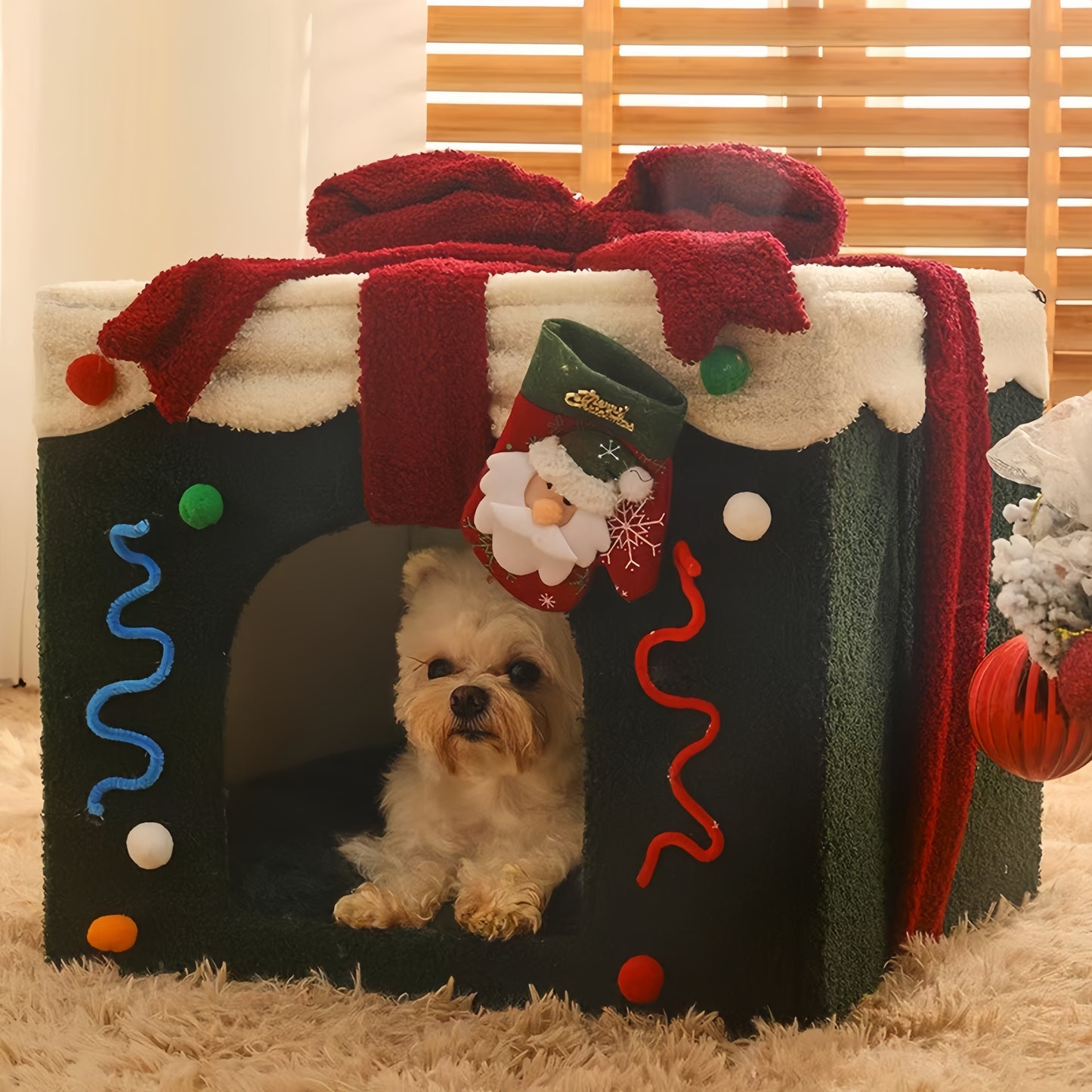 Christmas-Themed Cat House – Warm Festive Indoor Bed with Toy