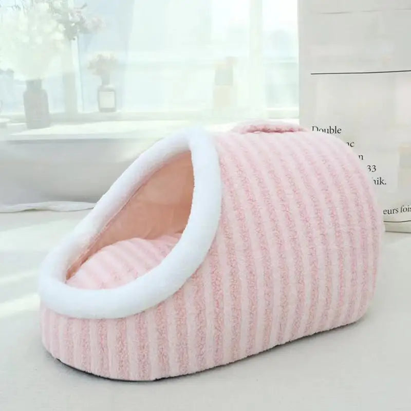 Cozy Slipper Cat Cave – Covered Hideaway Bed for Indoor Cats