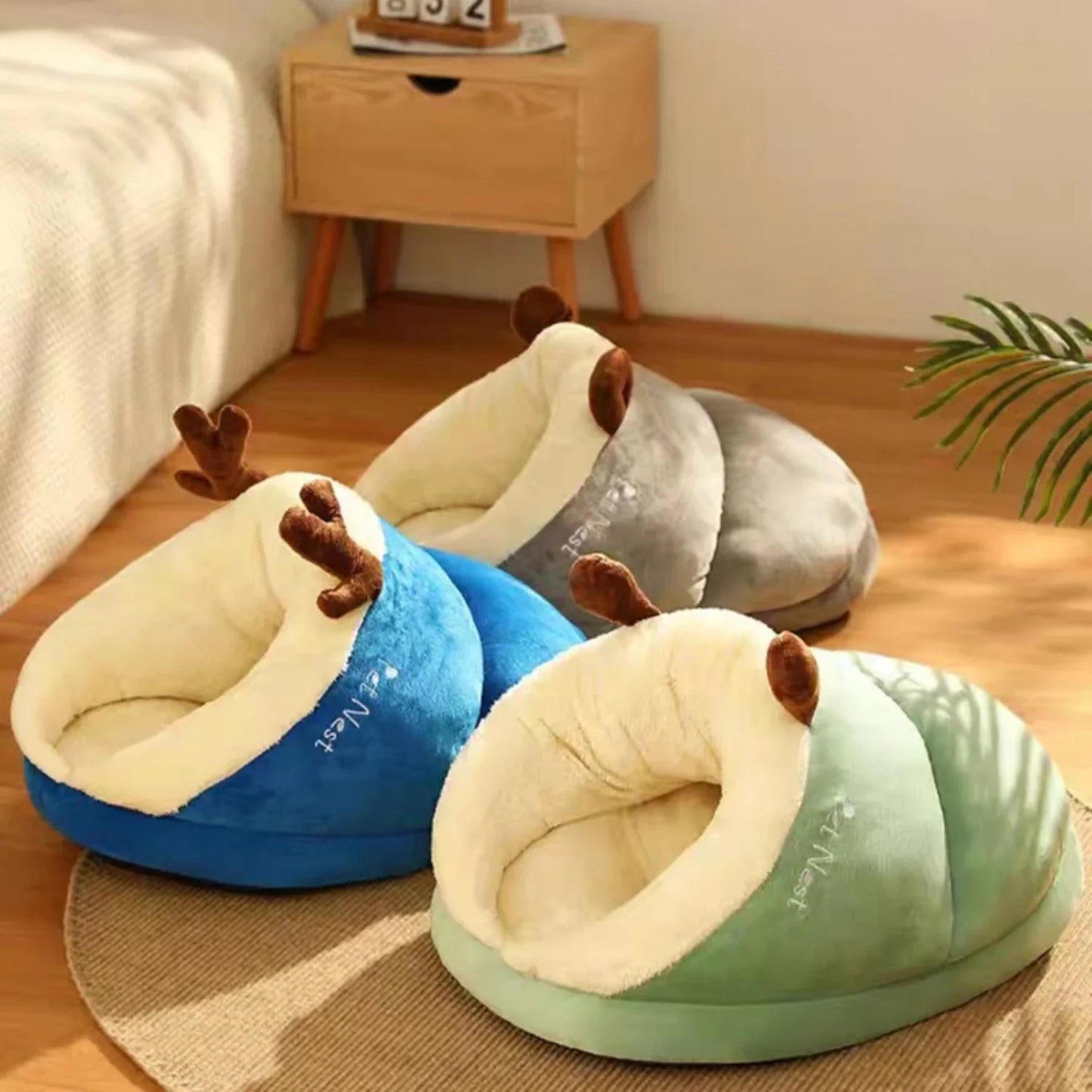 Cozy Pet Kennel Bed – Adorable House for Cats & Small Dogs