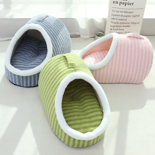 Cozy Slipper Cat Cave – Covered Hideaway Bed for Indoor Cats