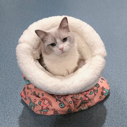 Cozy Cat Sleeping Bag – Soft, Snuggly Hideaway Bed for Cats!