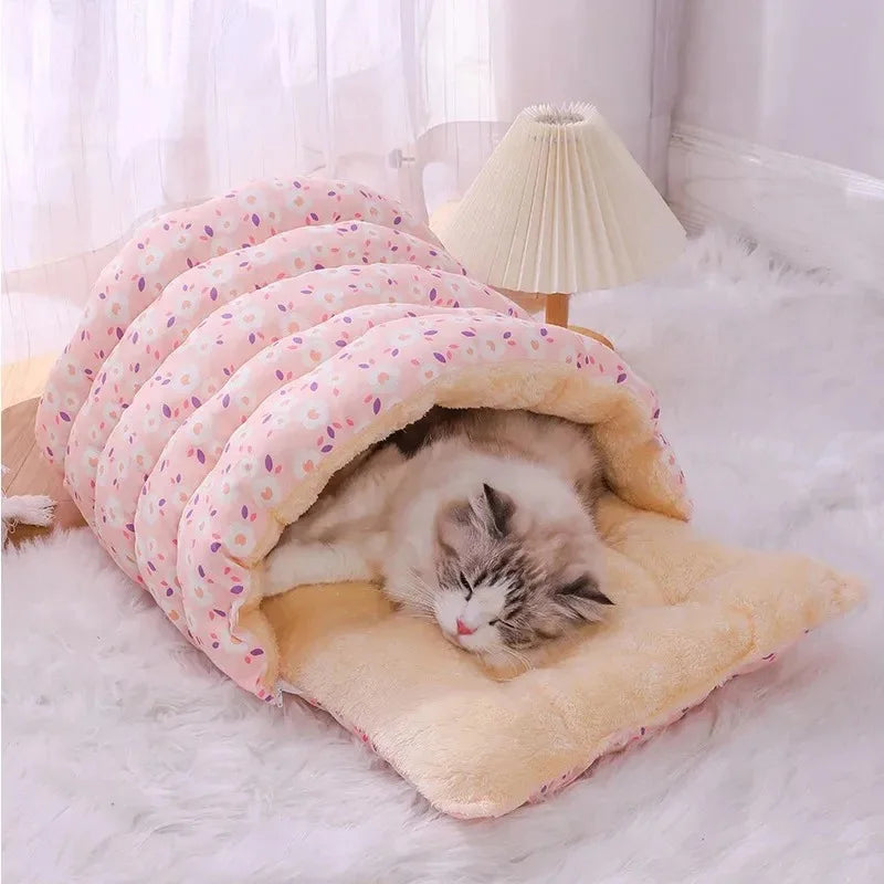 Warm Winter Cat Bed – Cozy Cushions for Kittens & Small Pets