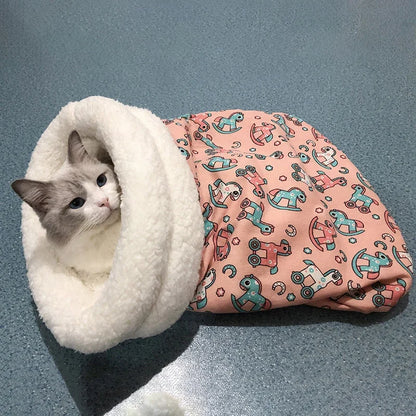 Cozy Cat Sleeping Bag – Soft, Snuggly Hideaway Bed for Cats!