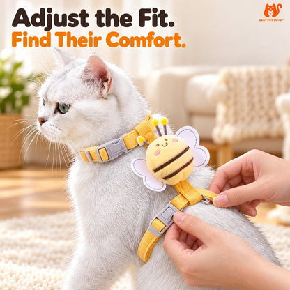 Adjustable straps and buckles on bee cat harness